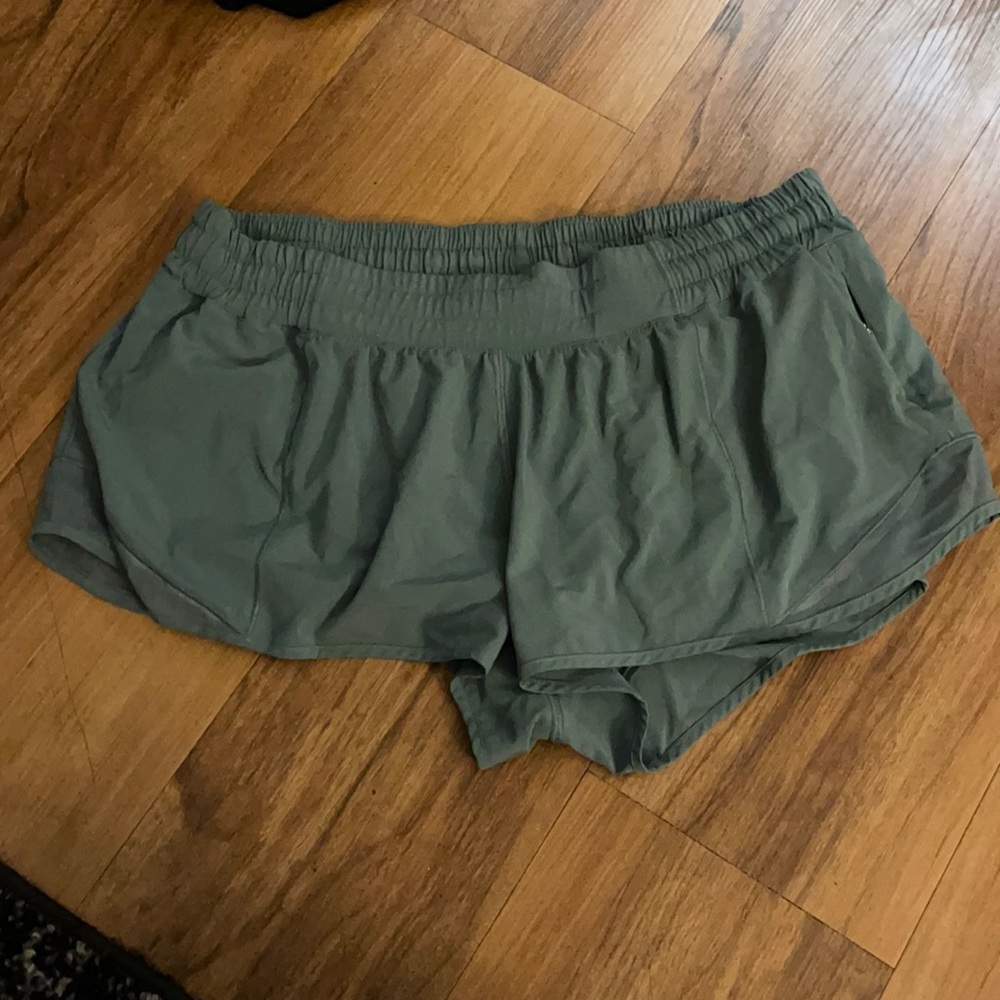 Lulu lemon hotty hot shorts 2.5”